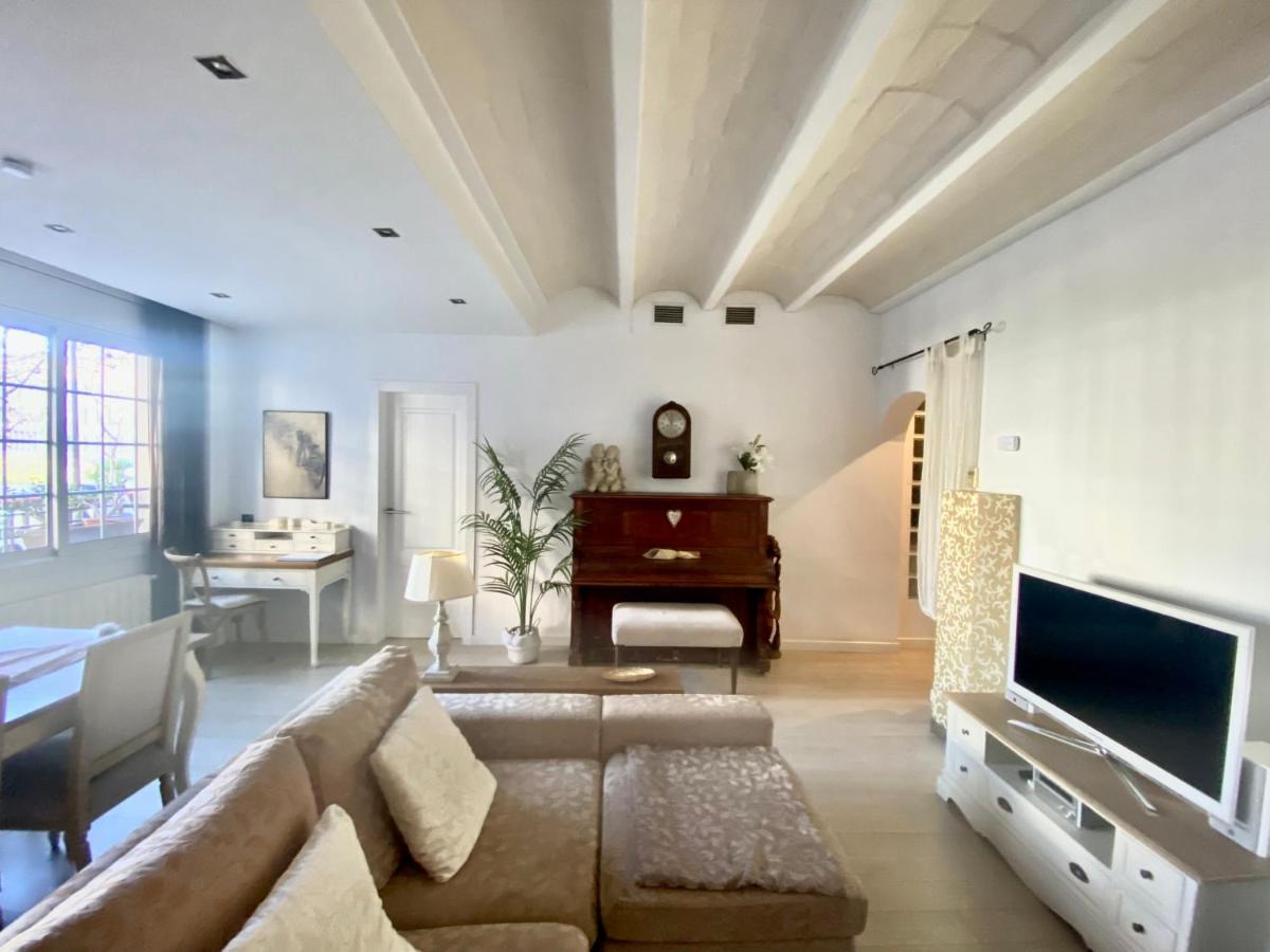 Sant Antoni Lovely Apartment Barcelona Bagian luar foto