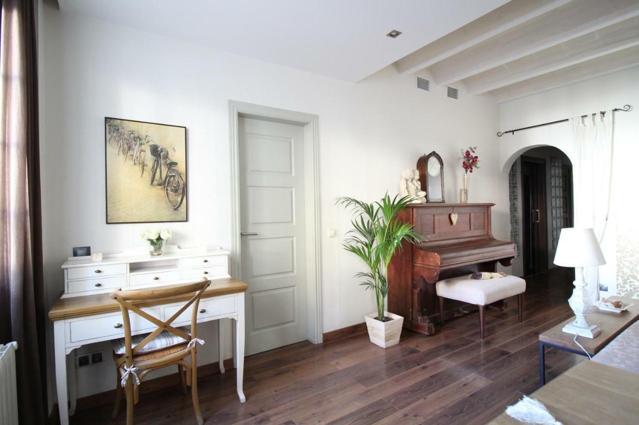 Sant Antoni Lovely Apartment Barcelona Bagian luar foto